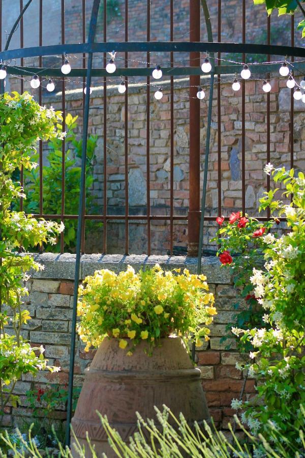 Villa Sant'Andrea Bed & Breakfast 2*