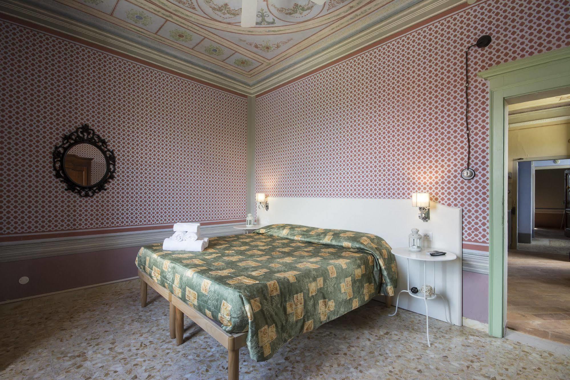 Villa Sant'Andrea Bed & Breakfast 2*